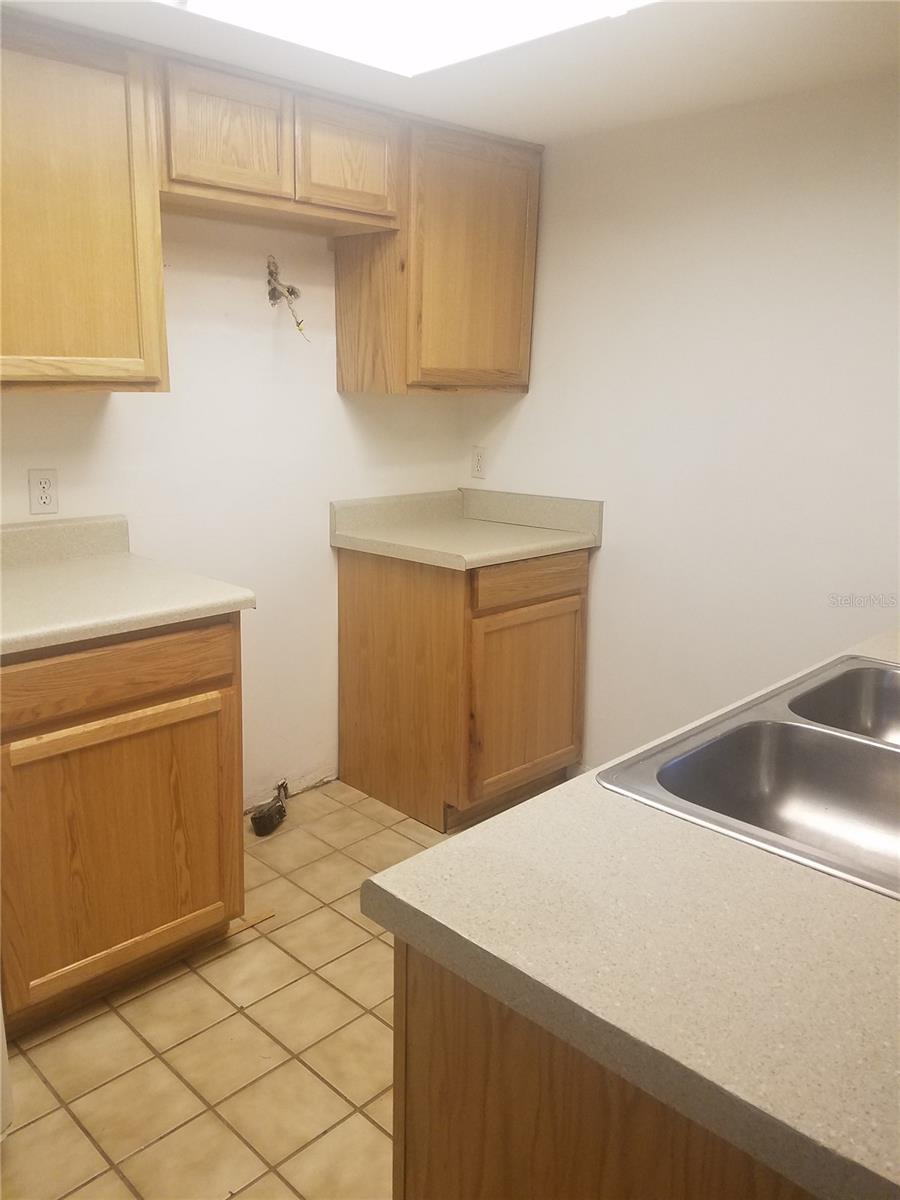 7200 SW 8TH AVE #R-111, GAINESVILLE, FL, 32607