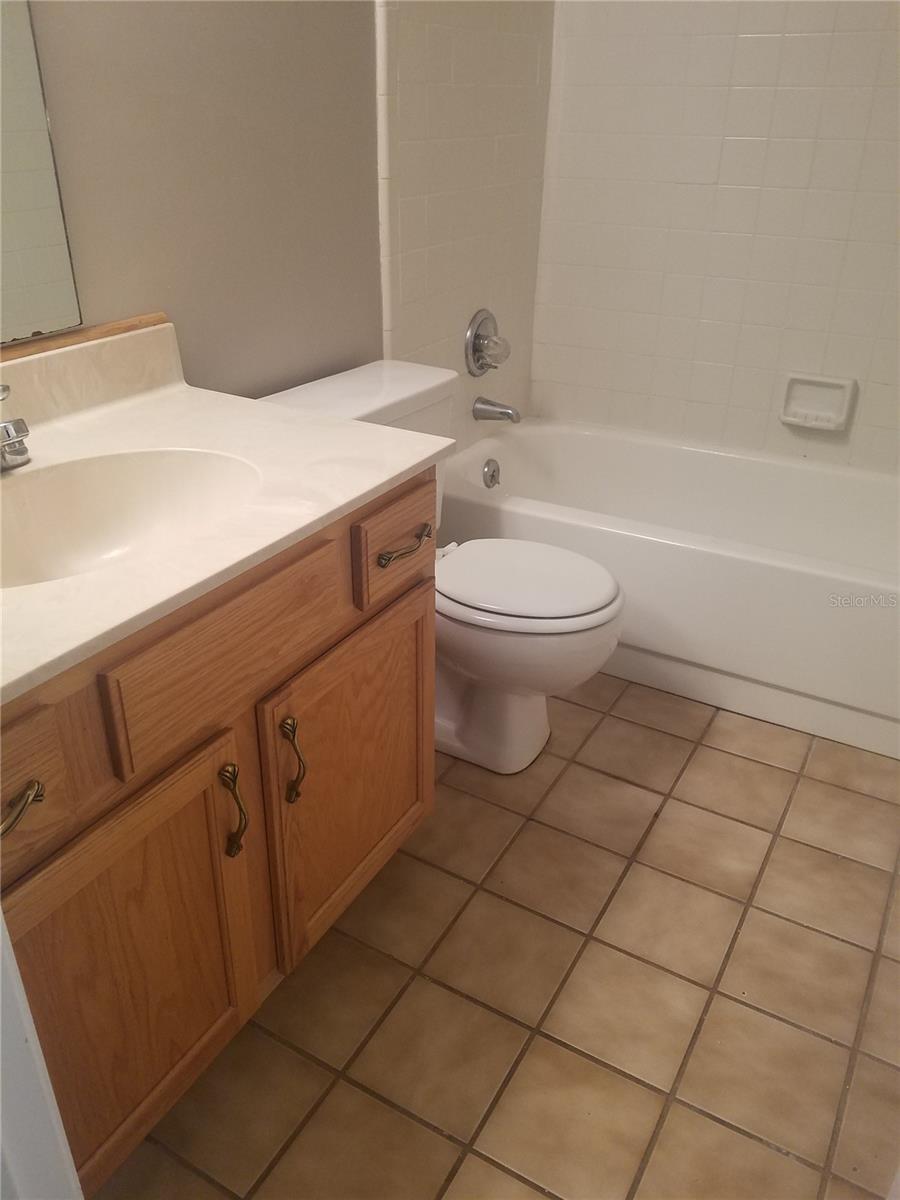 7200 SW 8TH AVE #R-111, GAINESVILLE, FL, 32607
