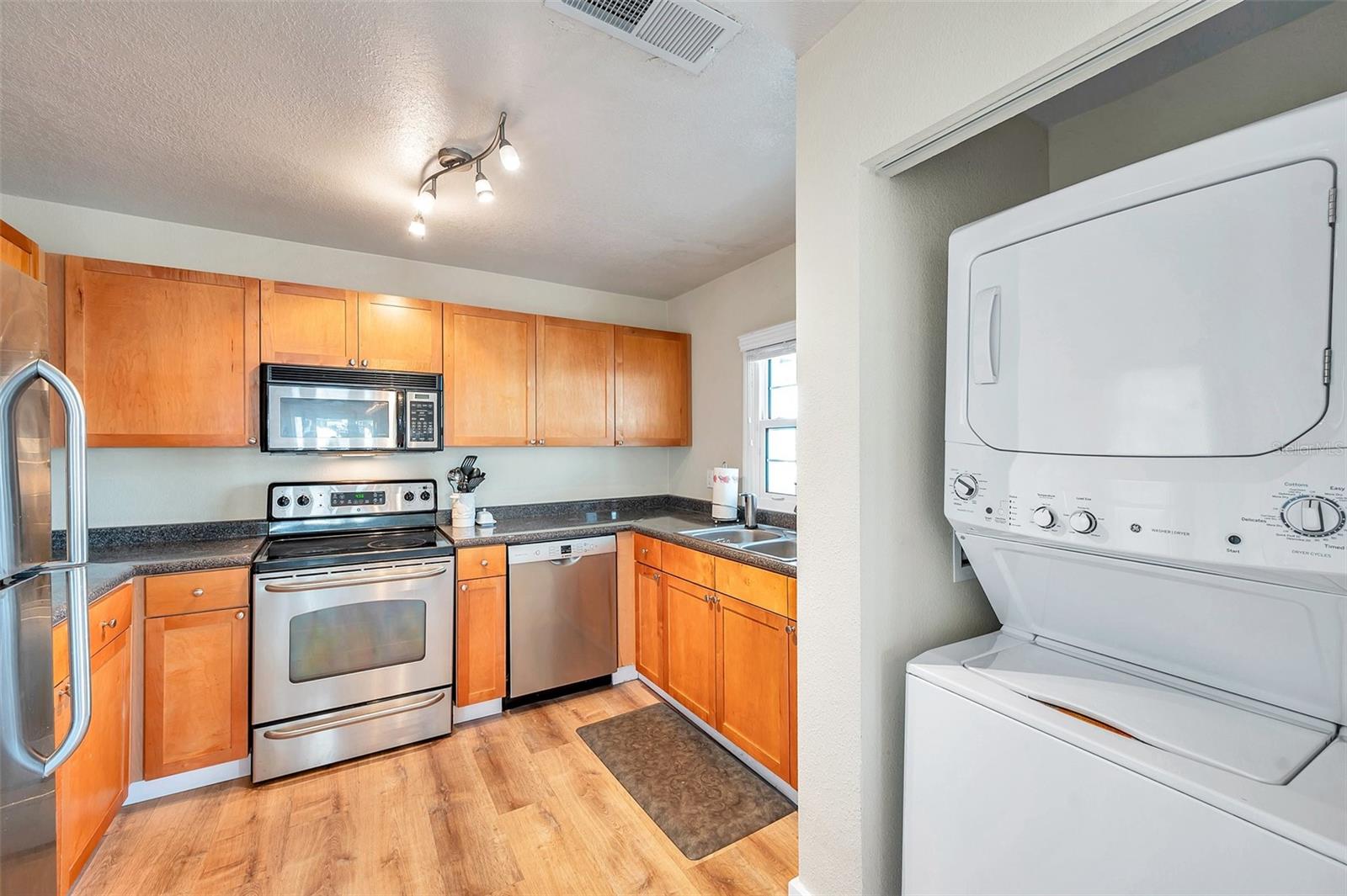 5218 BEACH DR SE #D, ST PETERSBURG, FL, 33705