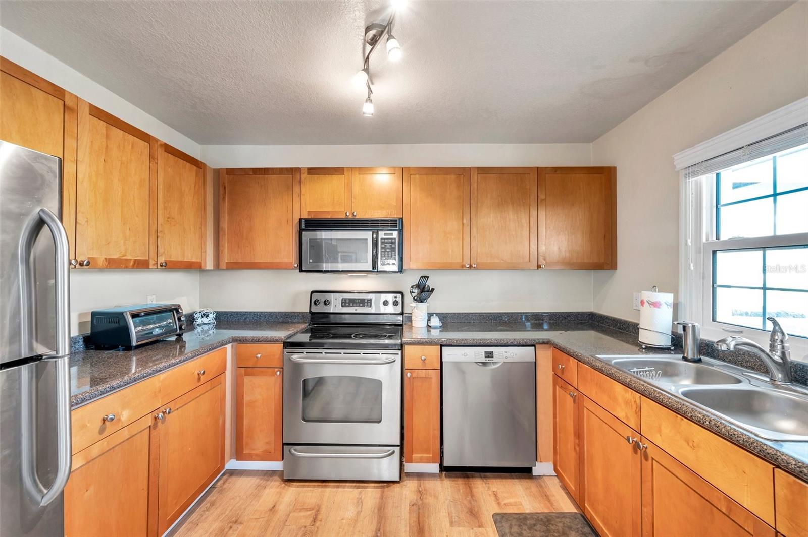 5218 BEACH DR SE #D, ST PETERSBURG, FL, 33705