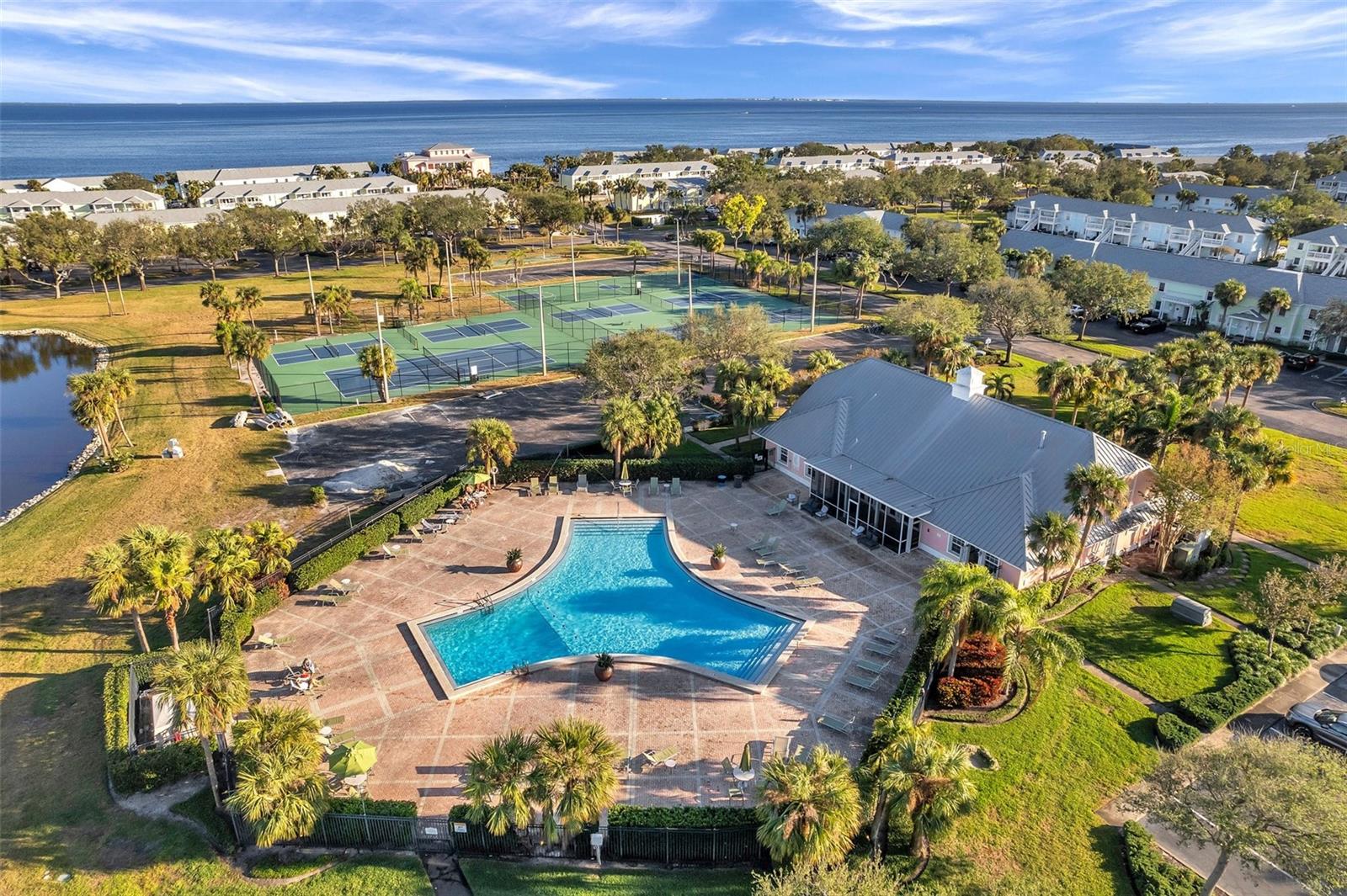 5218 BEACH DR SE #D, ST PETERSBURG, FL, 33705