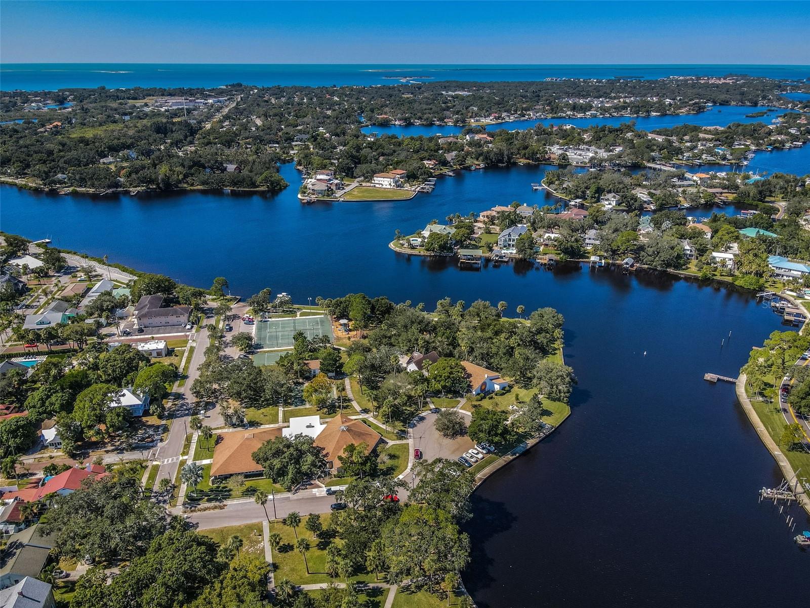 1408 RIVERSIDE DR, TARPON SPRINGS, FL, 34689