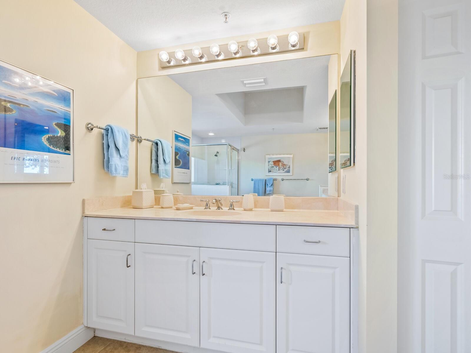 800 N TAMIAMI TRL #201, SARASOTA, FL, 34236