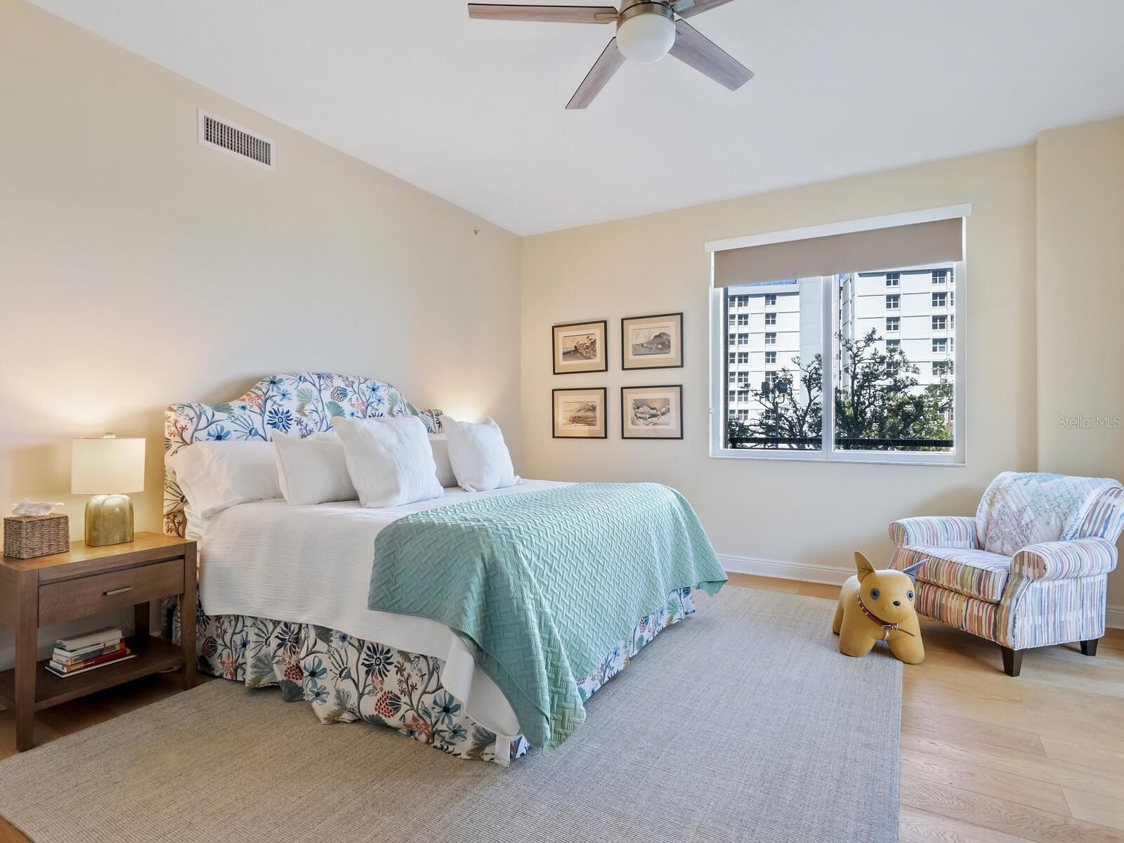 800 N TAMIAMI TRL #201, SARASOTA, FL, 34236