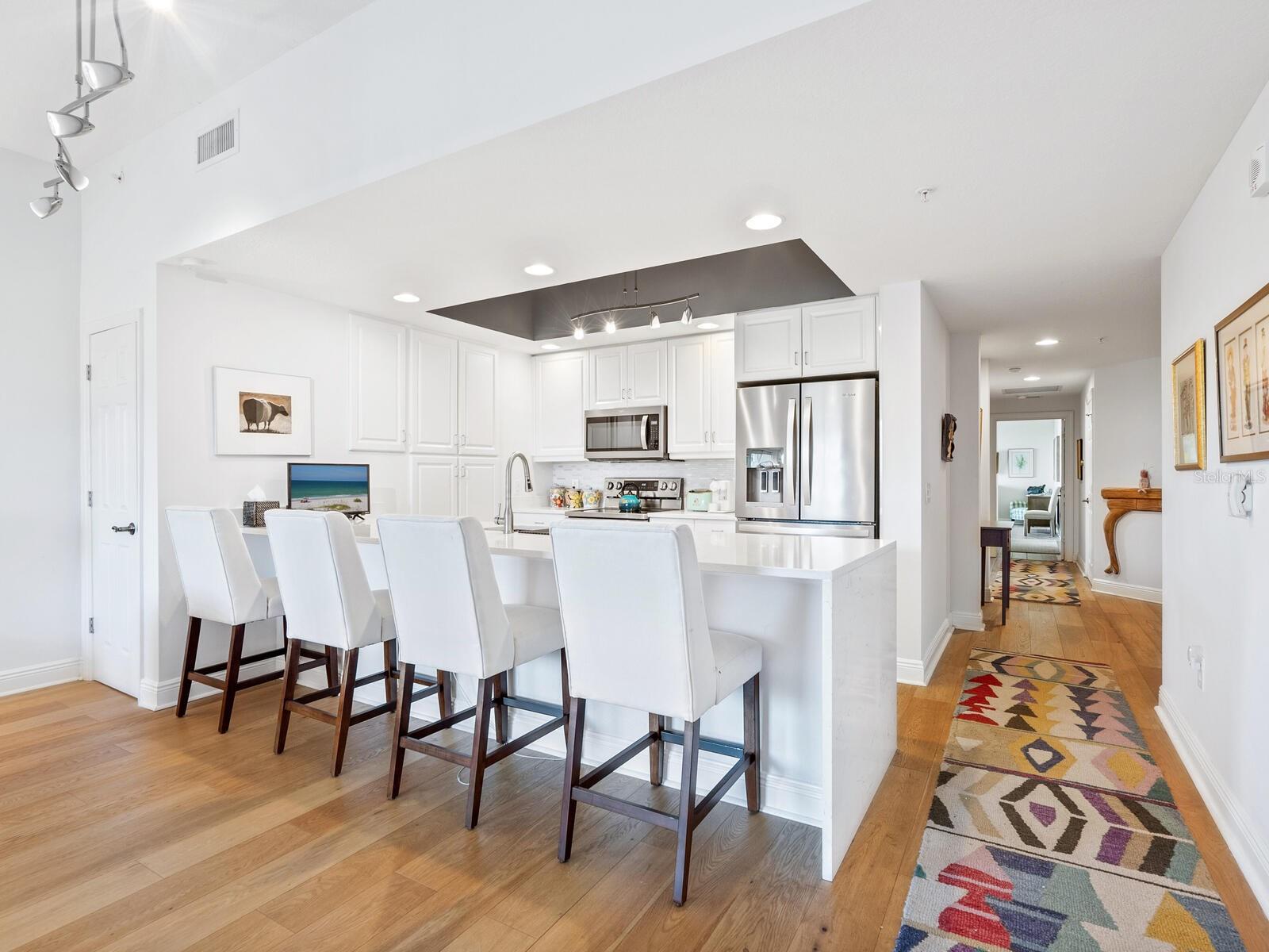 800 N TAMIAMI TRL #201, SARASOTA, FL, 34236