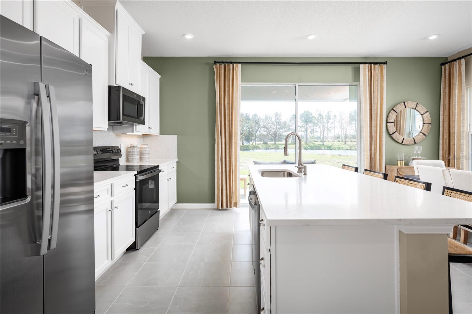 12462 AMBER CREEK CIR, LAKEWOOD RANCH, FL, 34211