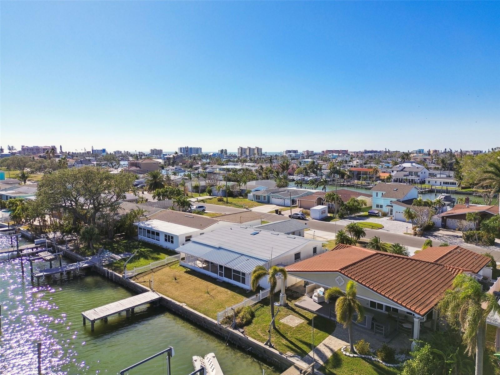 545 LILLIAN DR, MADEIRA BEACH, FL, 33708