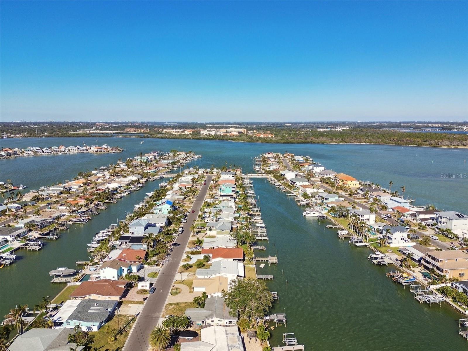 545 LILLIAN DR, MADEIRA BEACH, FL, 33708