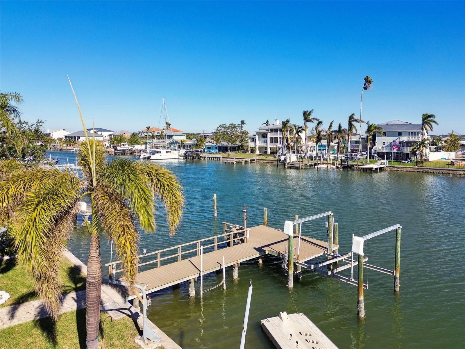 545 LILLIAN DR, MADEIRA BEACH, FL, 33708