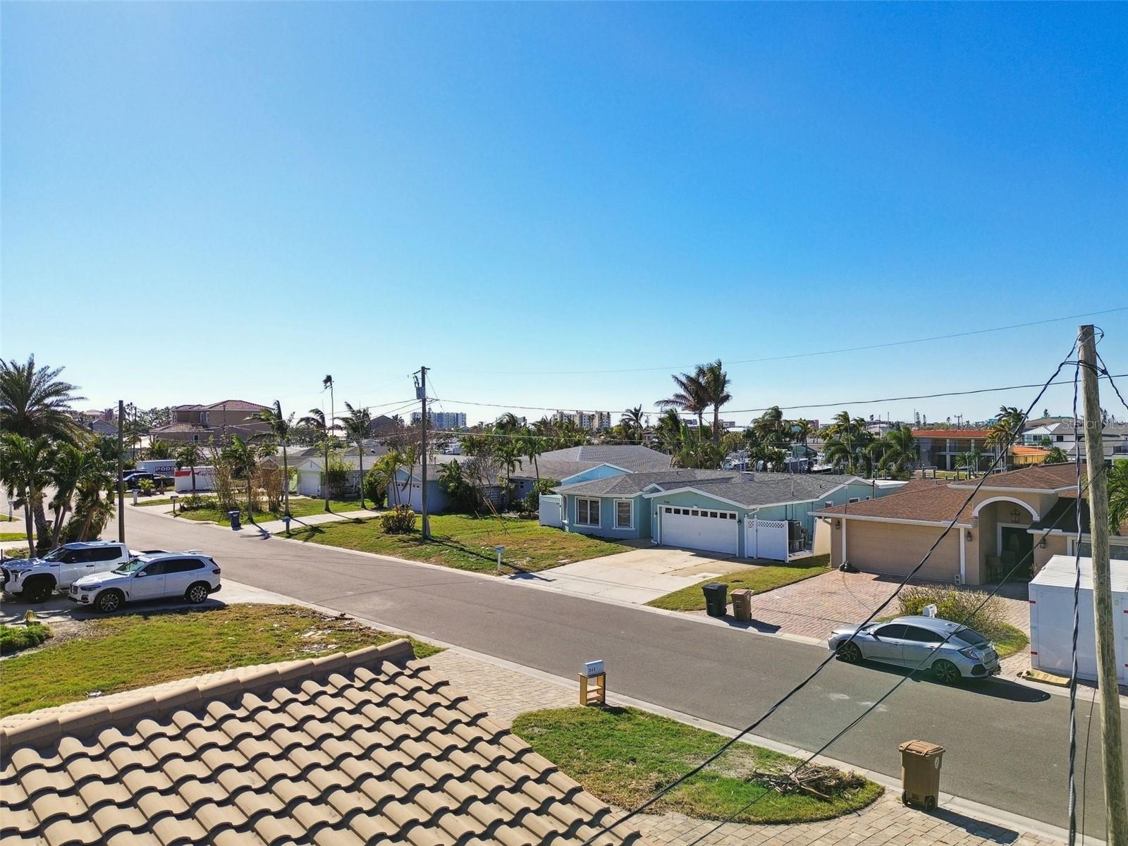 545 LILLIAN DR, MADEIRA BEACH, FL, 33708