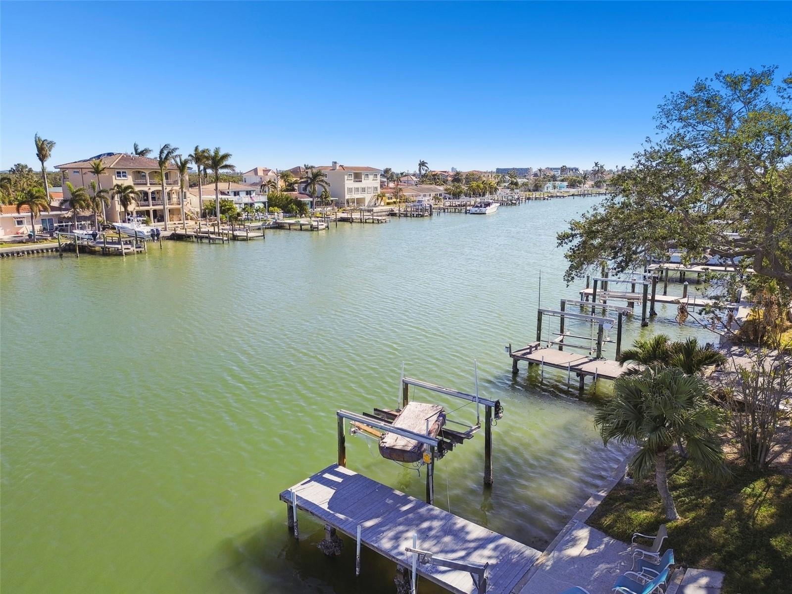 545 LILLIAN DR, MADEIRA BEACH, FL, 33708