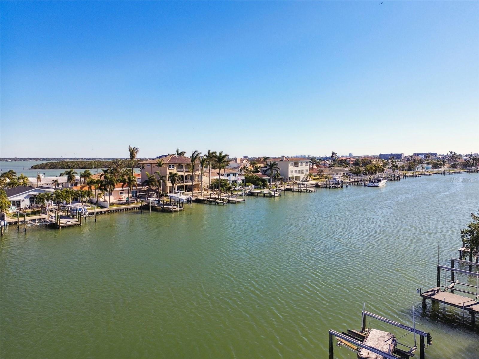 545 LILLIAN DR, MADEIRA BEACH, FL, 33708
