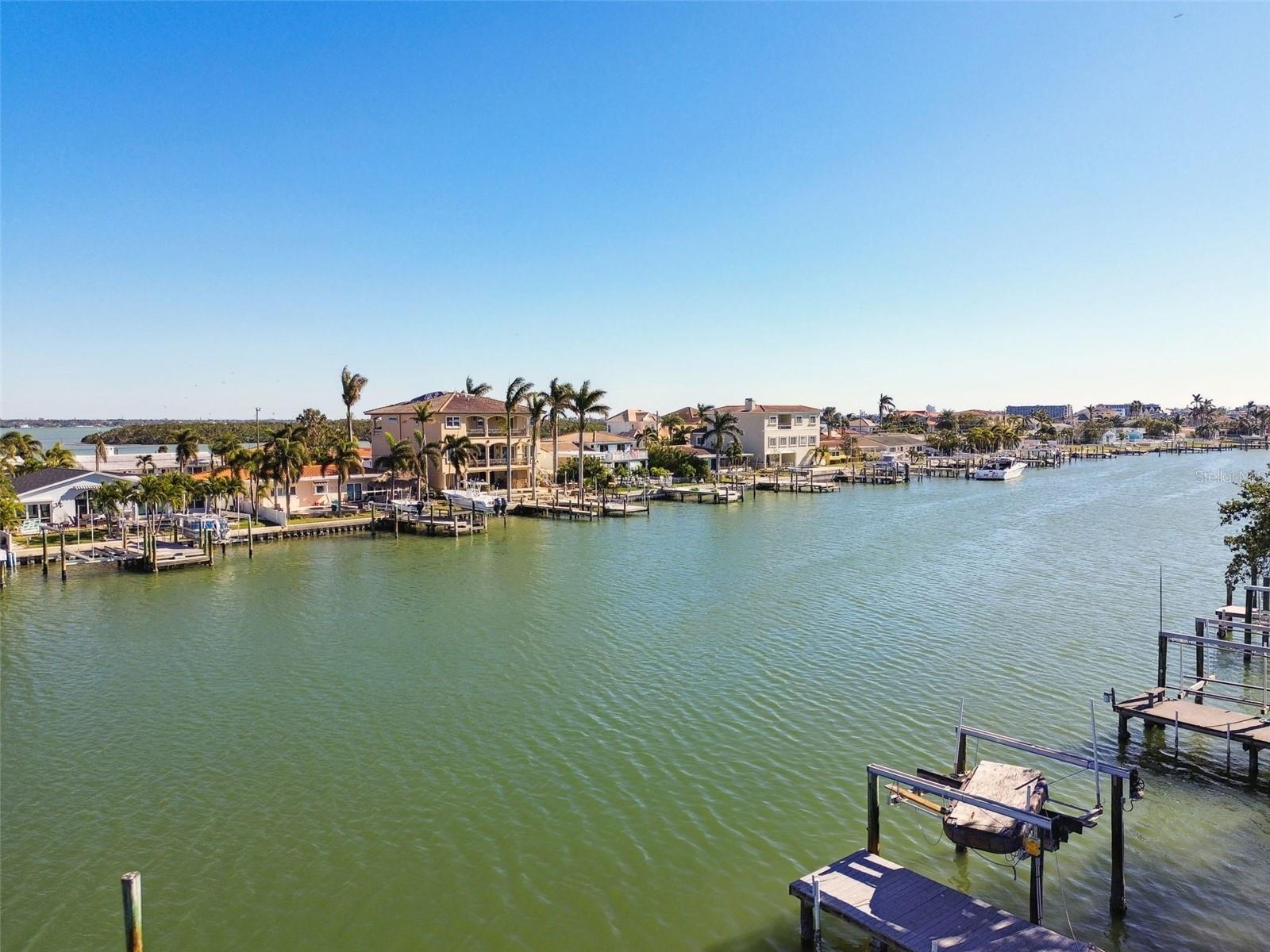 545 LILLIAN DR, MADEIRA BEACH, FL, 33708