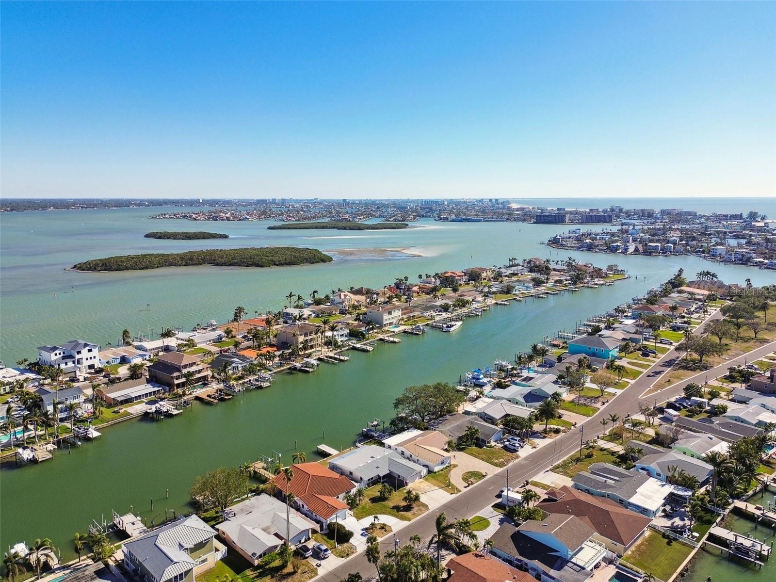 545 LILLIAN DR, MADEIRA BEACH, FL, 33708