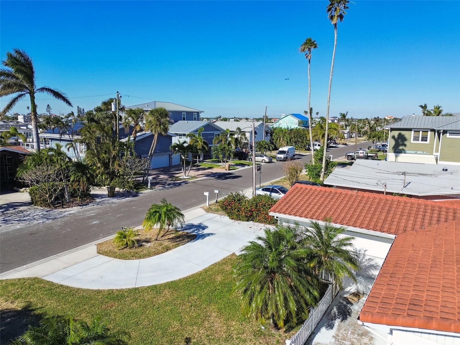 545 LILLIAN DR, MADEIRA BEACH, FL, 33708