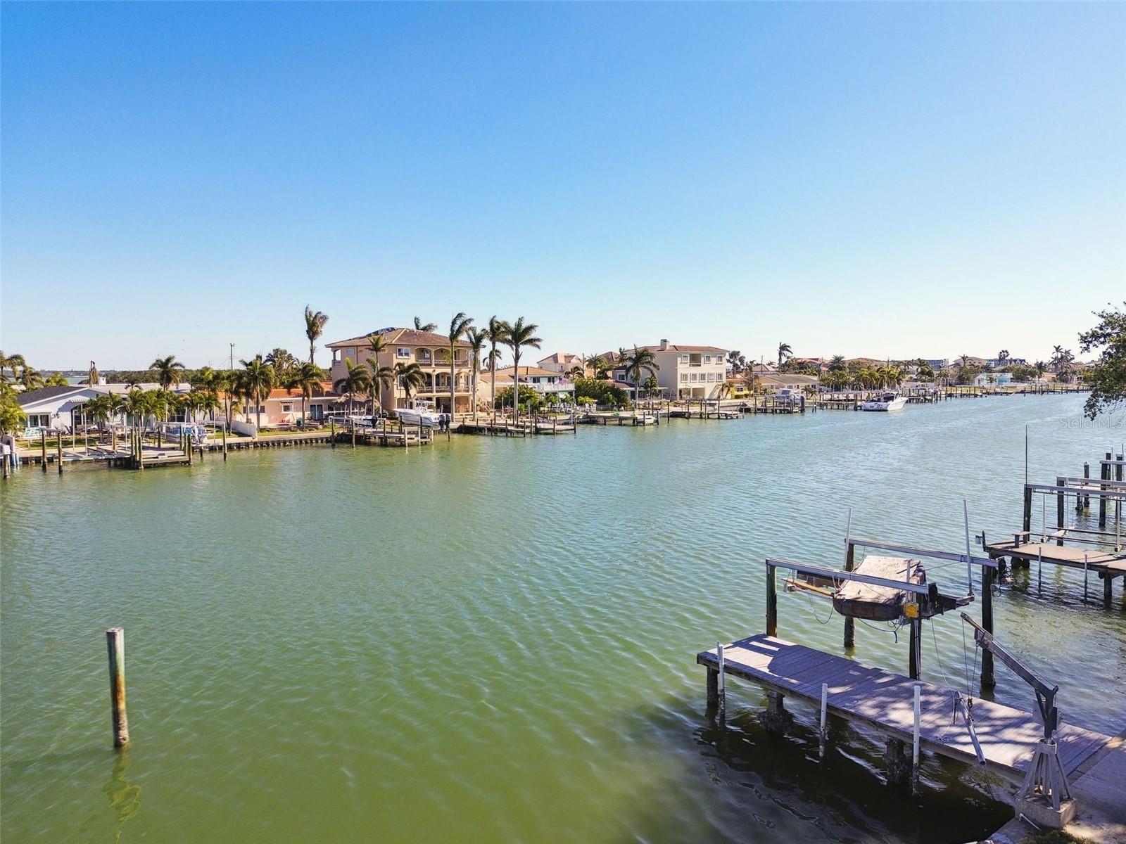 545 LILLIAN DR, MADEIRA BEACH, FL, 33708