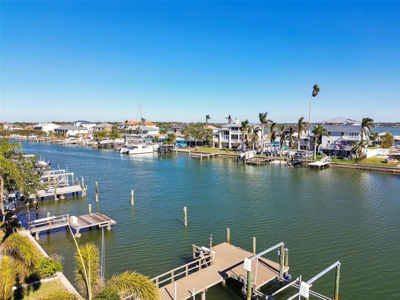 545 LILLIAN DR, MADEIRA BEACH, FL, 33708