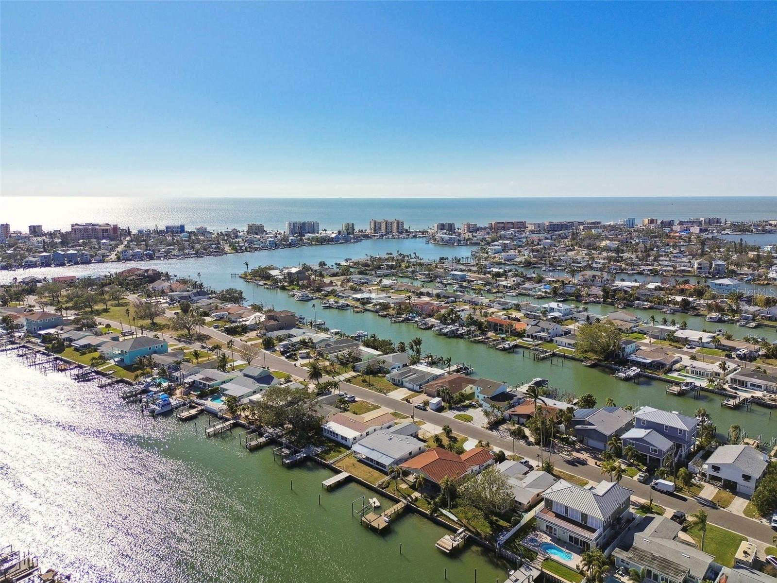 545 LILLIAN DR, MADEIRA BEACH, FL, 33708