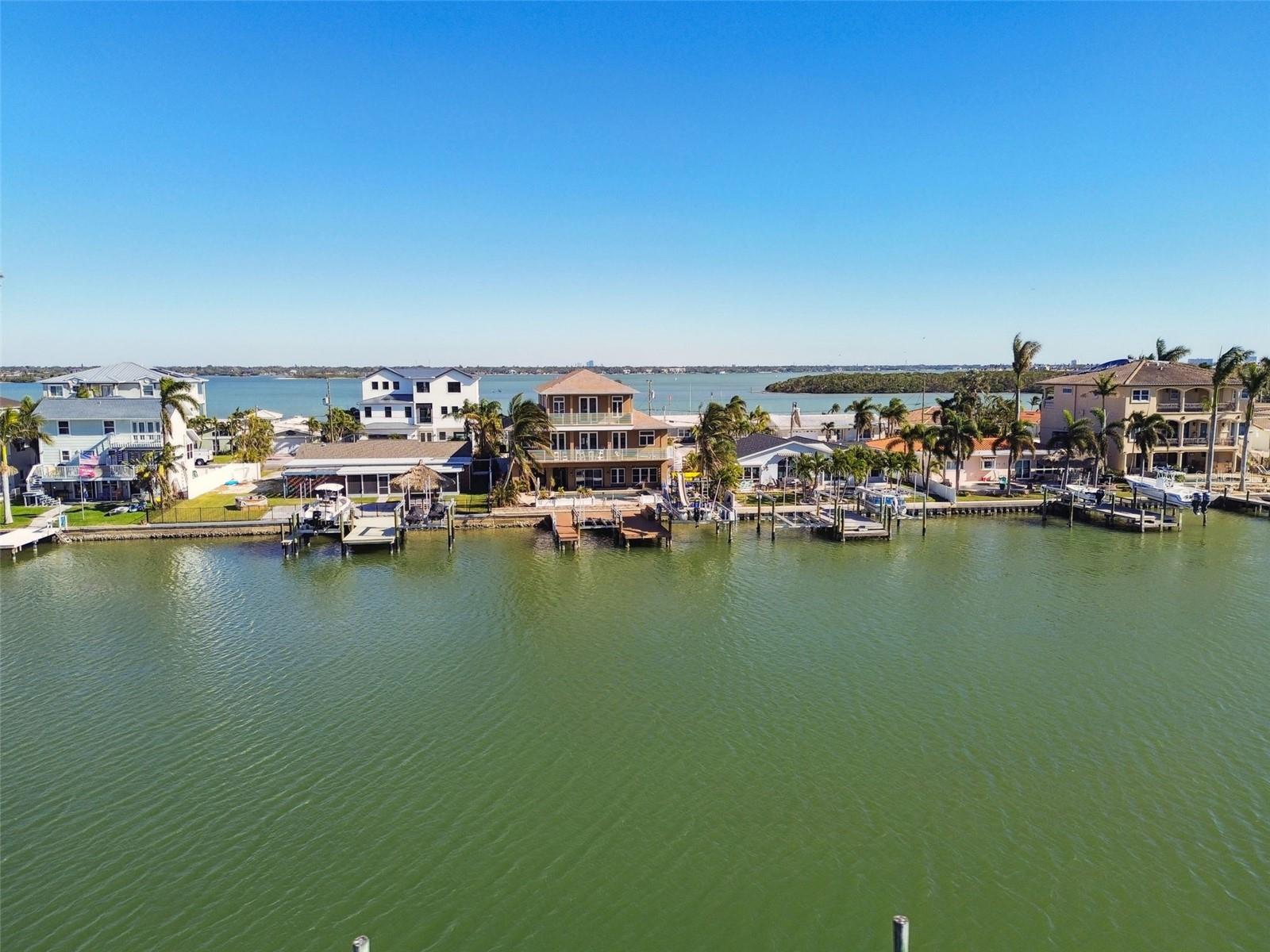 545 LILLIAN DR, MADEIRA BEACH, FL, 33708