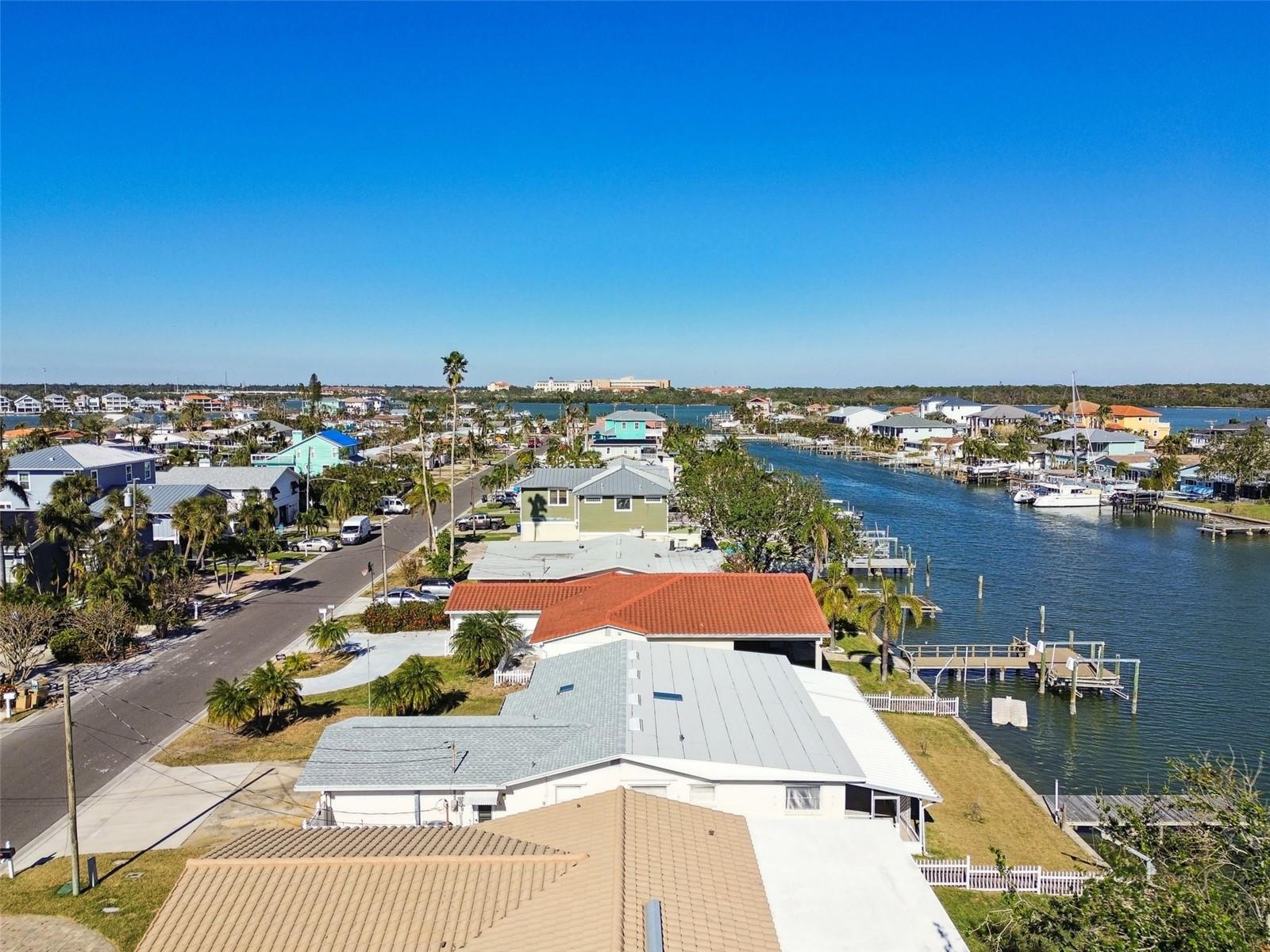 545 LILLIAN DR, MADEIRA BEACH, FL, 33708