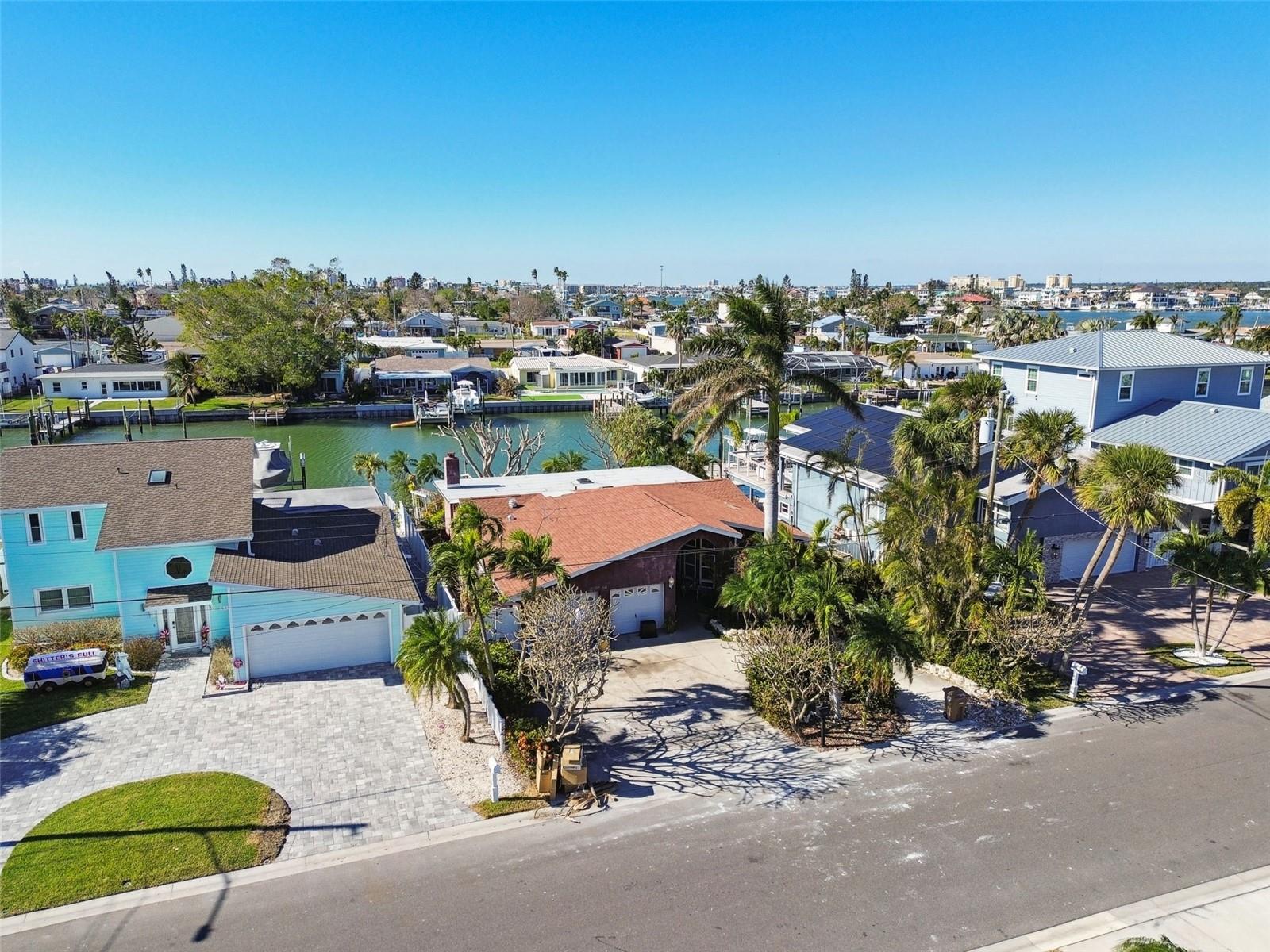 545 LILLIAN DR, MADEIRA BEACH, FL, 33708