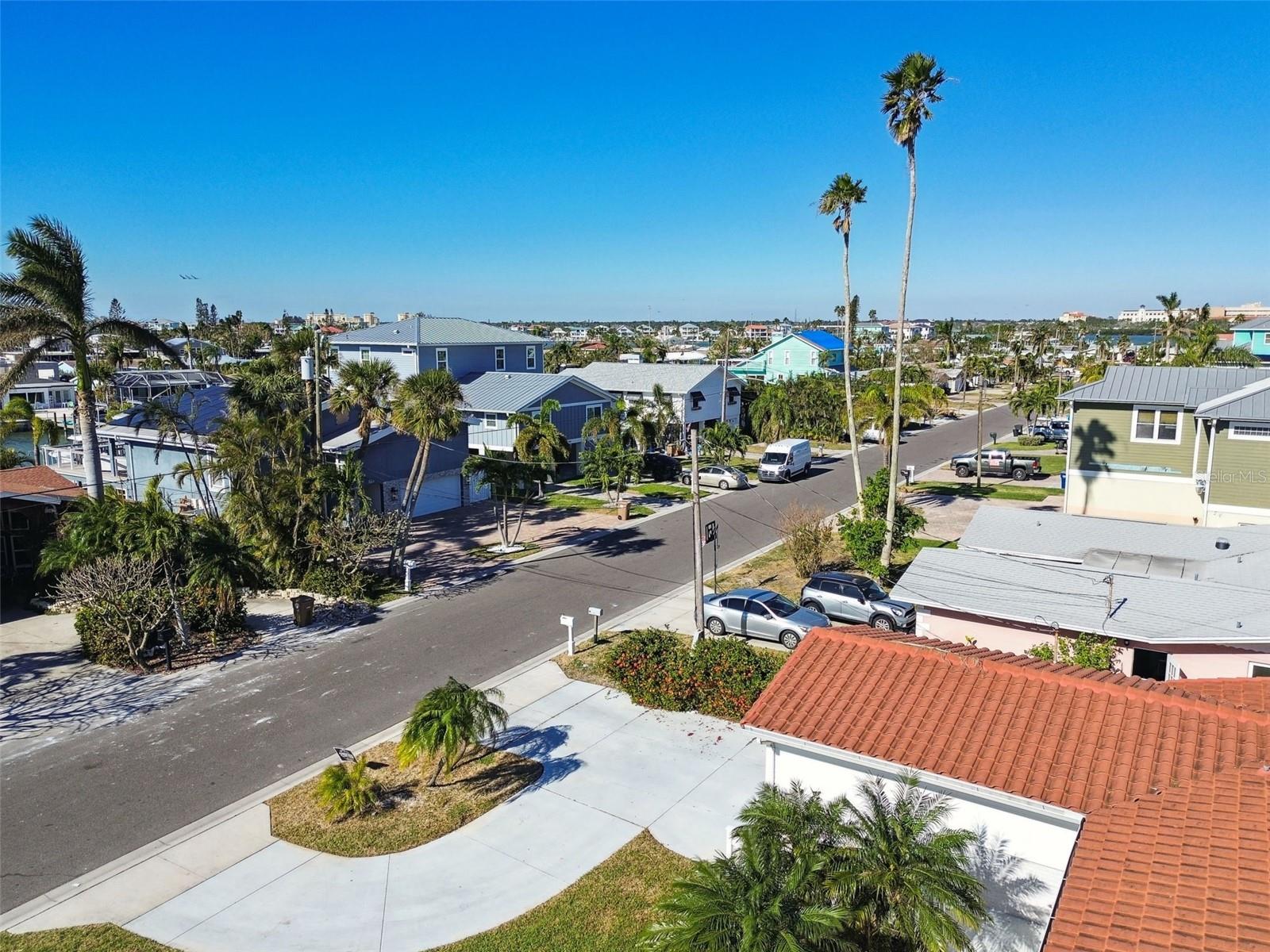 545 LILLIAN DR, MADEIRA BEACH, FL, 33708