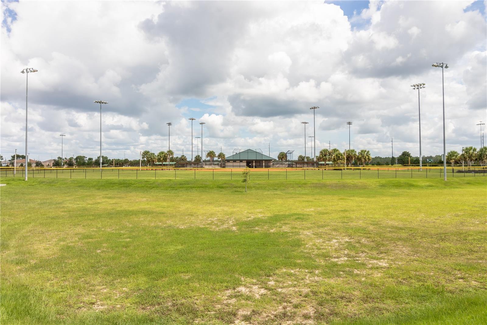 825 DESMOINES PL, KISSIMMEE, FL, 34759