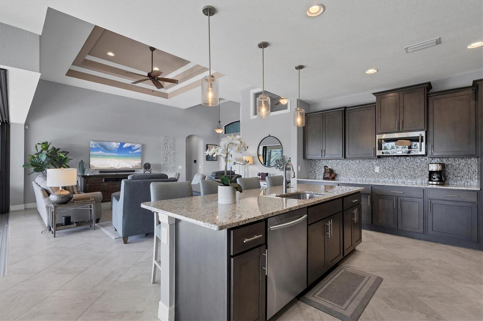 15336 LAKELAND CIR, PORT CHARLOTTE, FL, 33981