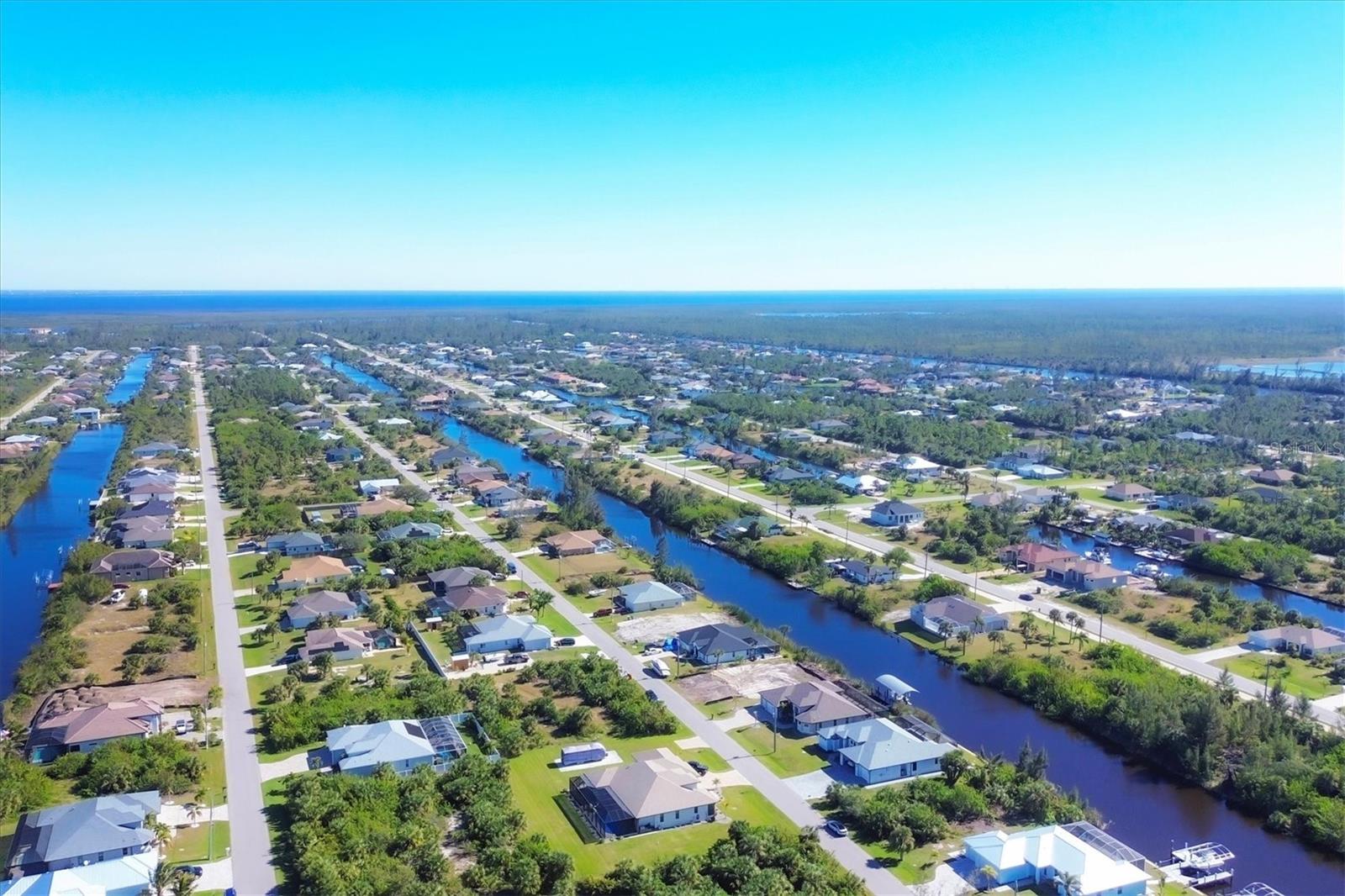 15336 LAKELAND CIR, PORT CHARLOTTE, FL, 33981