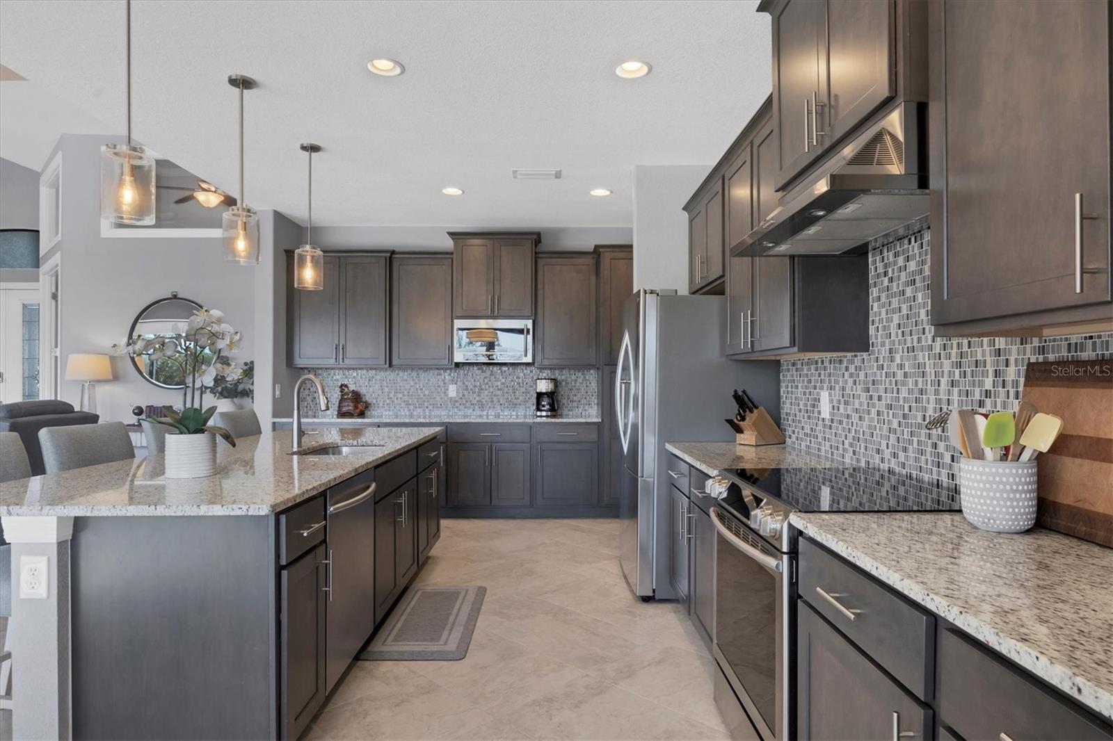 15336 LAKELAND CIR, PORT CHARLOTTE, FL, 33981