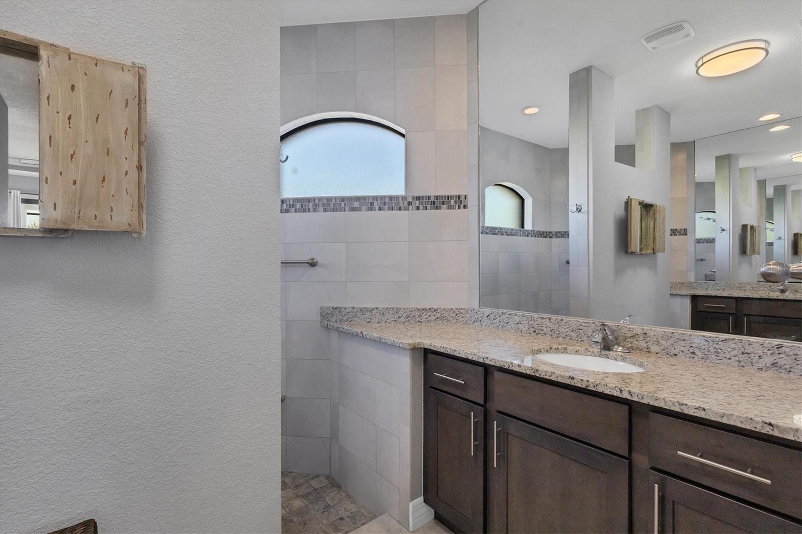 15336 LAKELAND CIR, PORT CHARLOTTE, FL, 33981