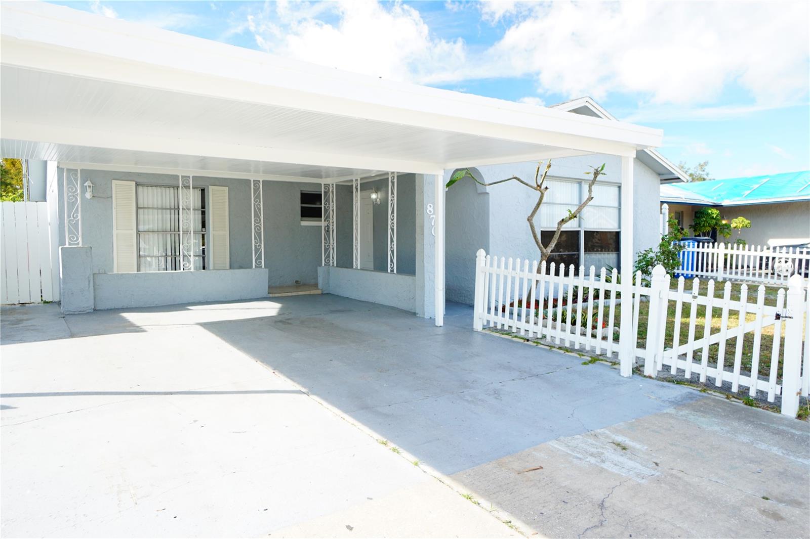 8704 LEEWARD DR, TAMPA, FL, 33634