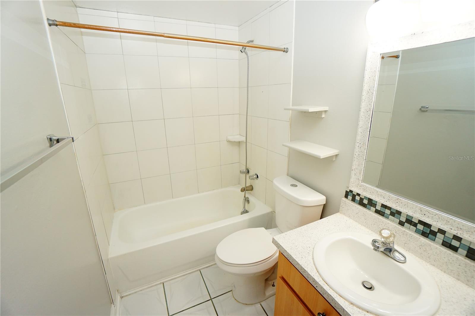 8704 LEEWARD DR, TAMPA, FL, 33634