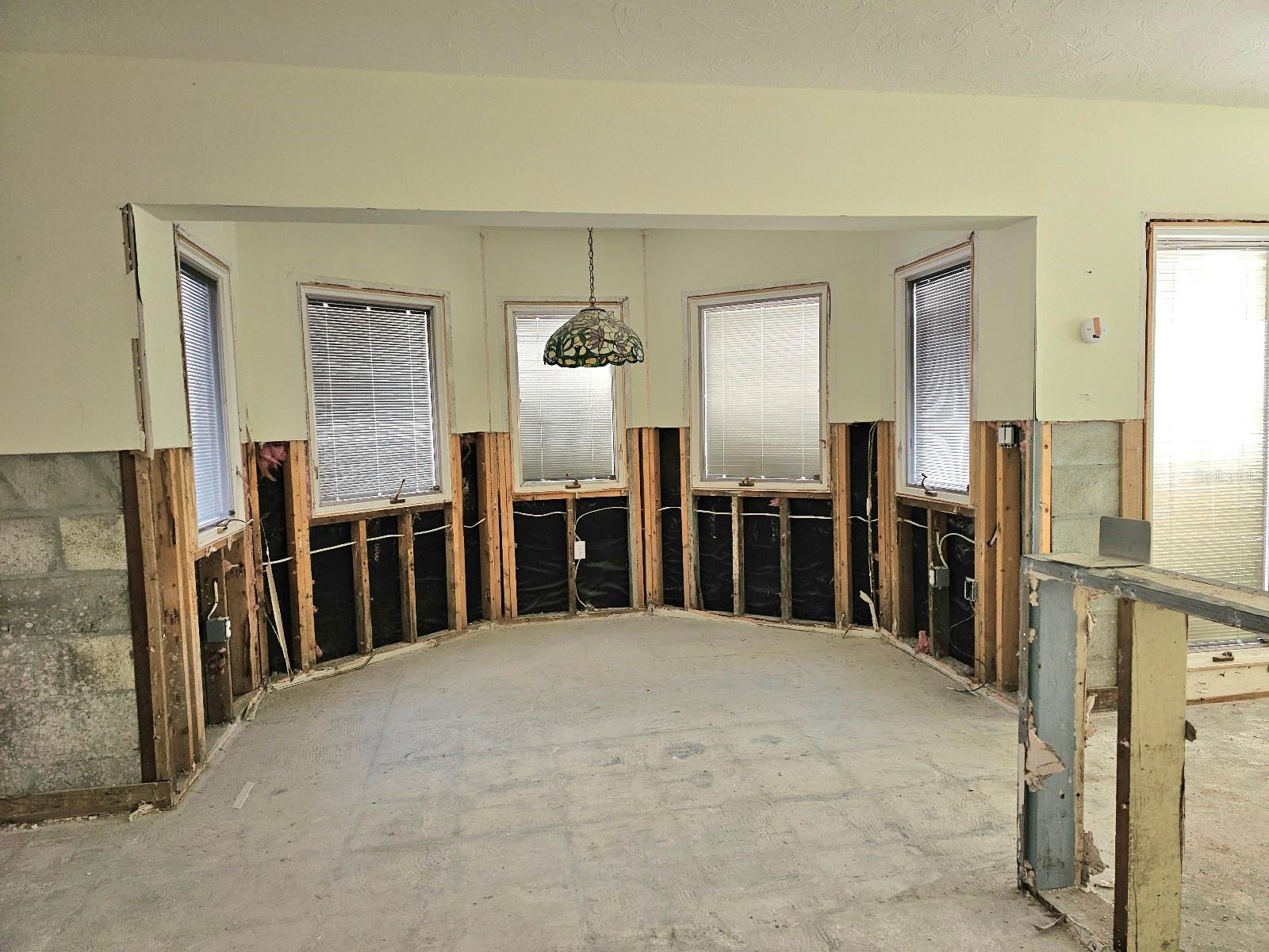 5607 HOLMES BLVD, HOLMES BEACH, FL, 34217