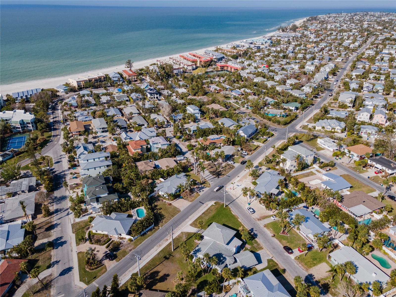 5607 HOLMES BLVD, HOLMES BEACH, FL, 34217