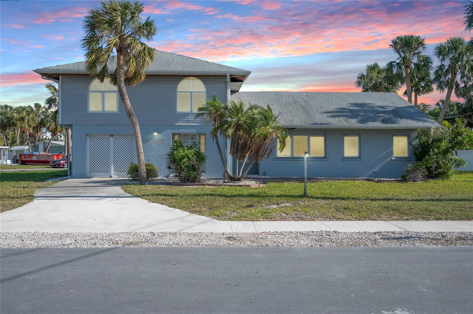 5607 HOLMES BLVD, HOLMES BEACH, FL, 34217