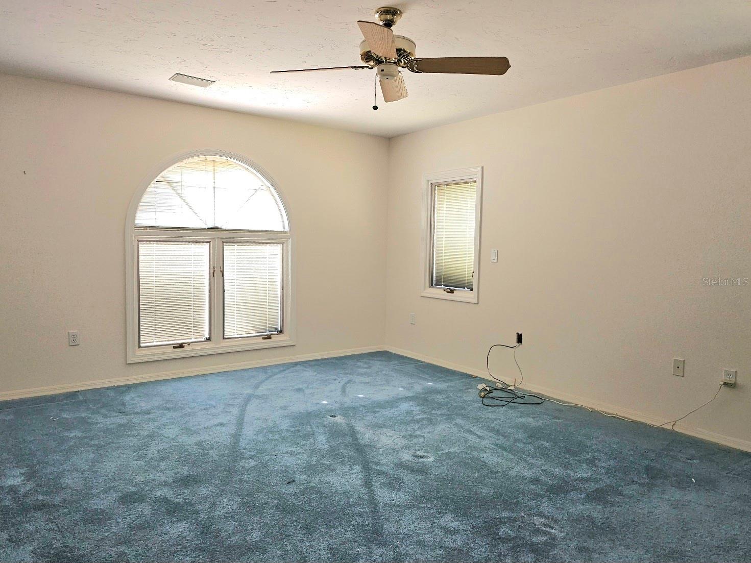 5607 HOLMES BLVD, HOLMES BEACH, FL, 34217