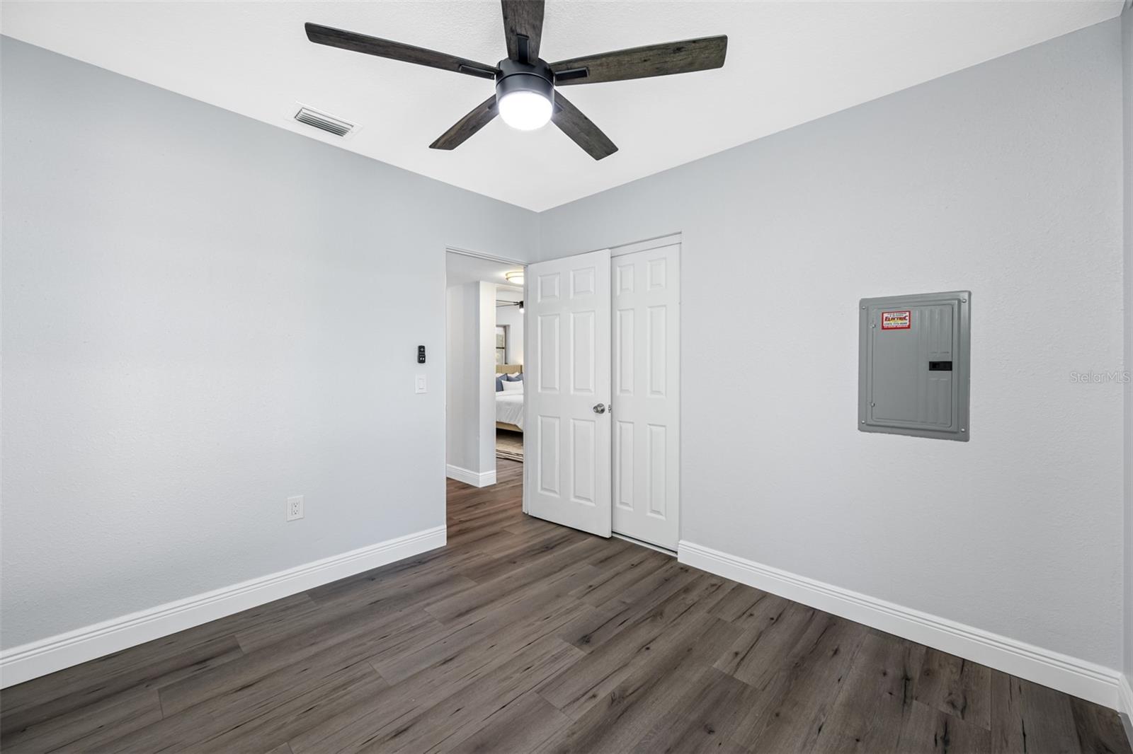 1400 LAKEVIEW RD, CLEARWATER, FL, 33756