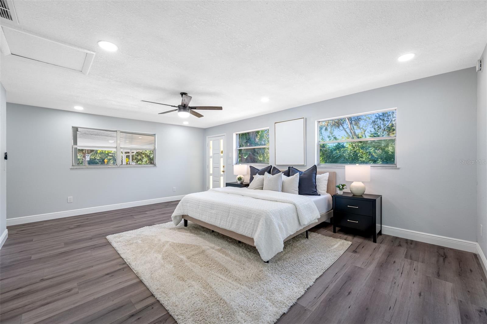 1400 LAKEVIEW RD, CLEARWATER, FL, 33756