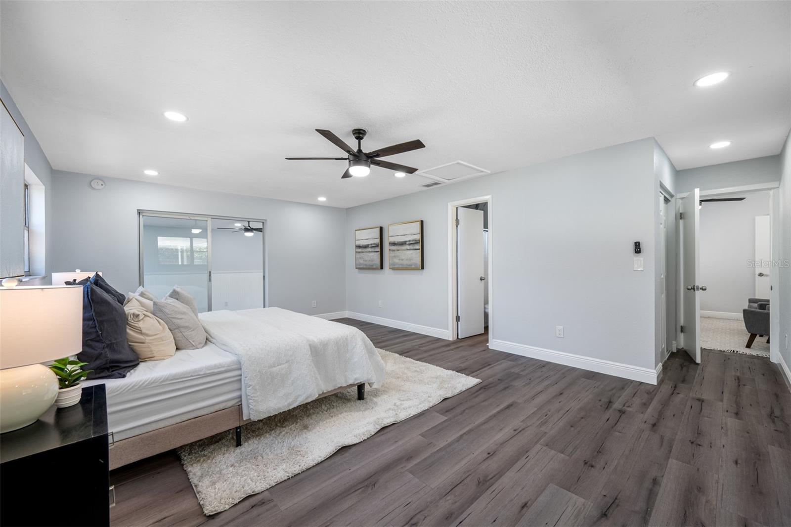 1400 LAKEVIEW RD, CLEARWATER, FL, 33756