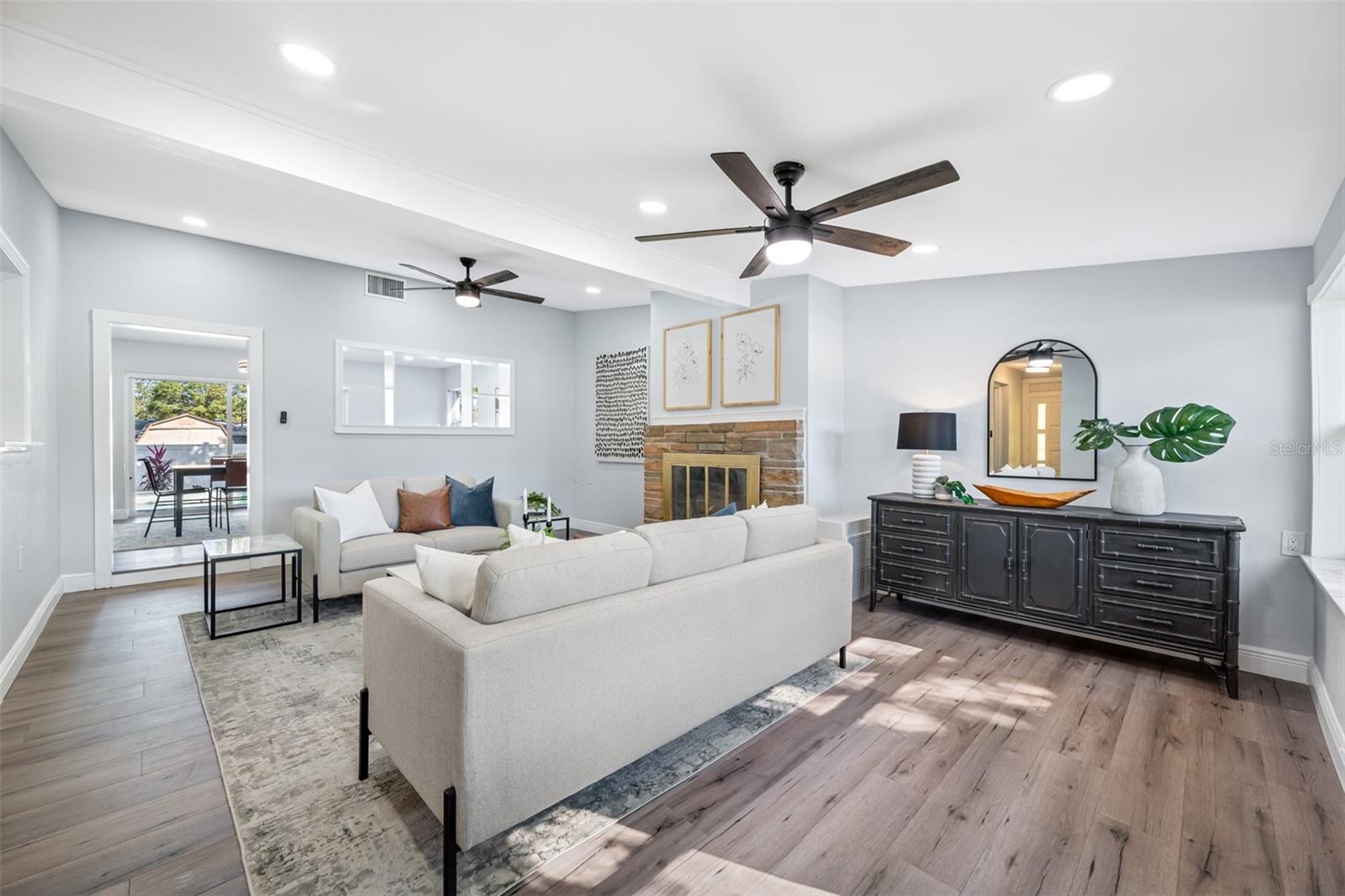 1400 LAKEVIEW RD, CLEARWATER, FL, 33756