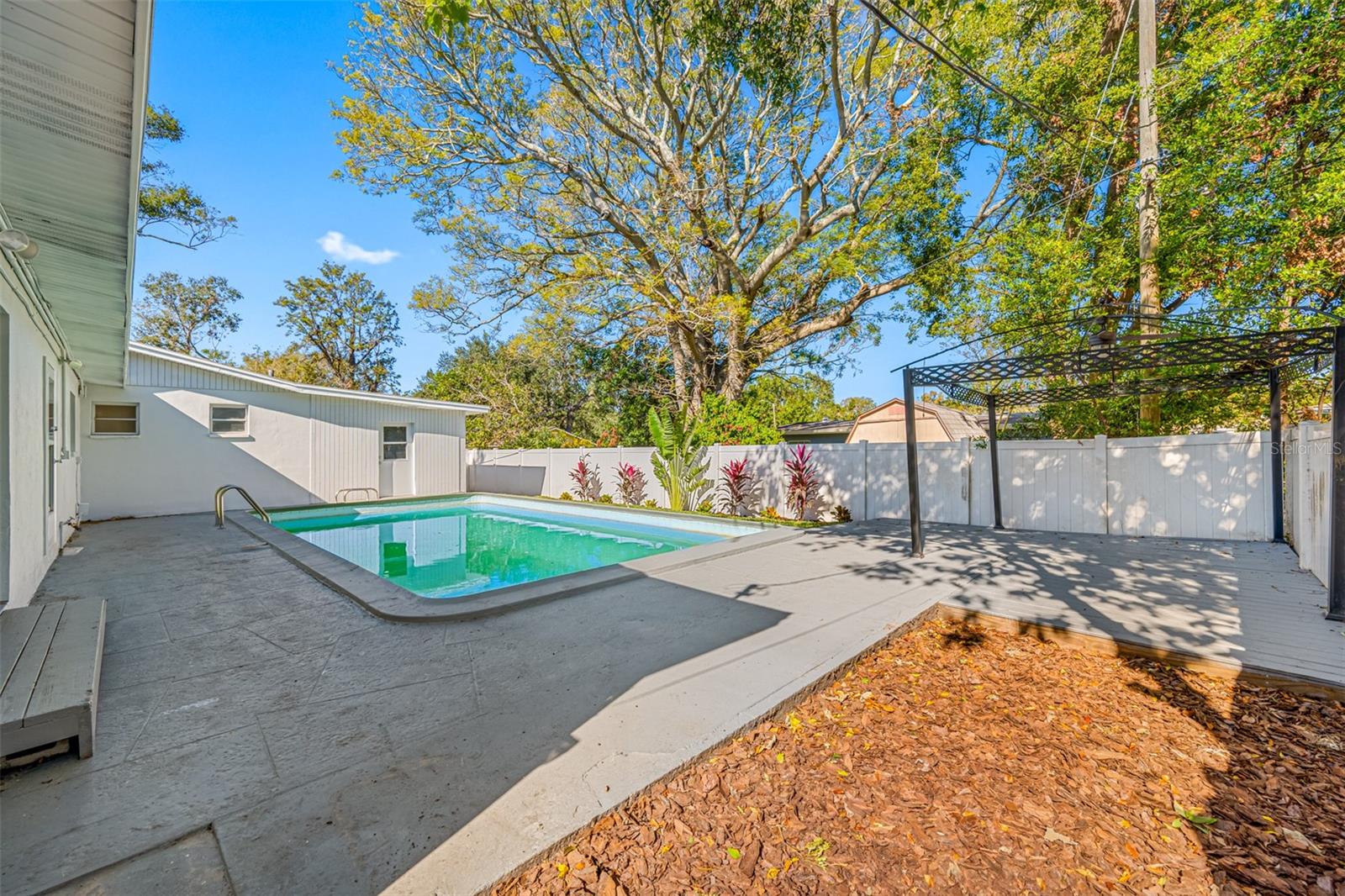 1400 LAKEVIEW RD, CLEARWATER, FL, 33756