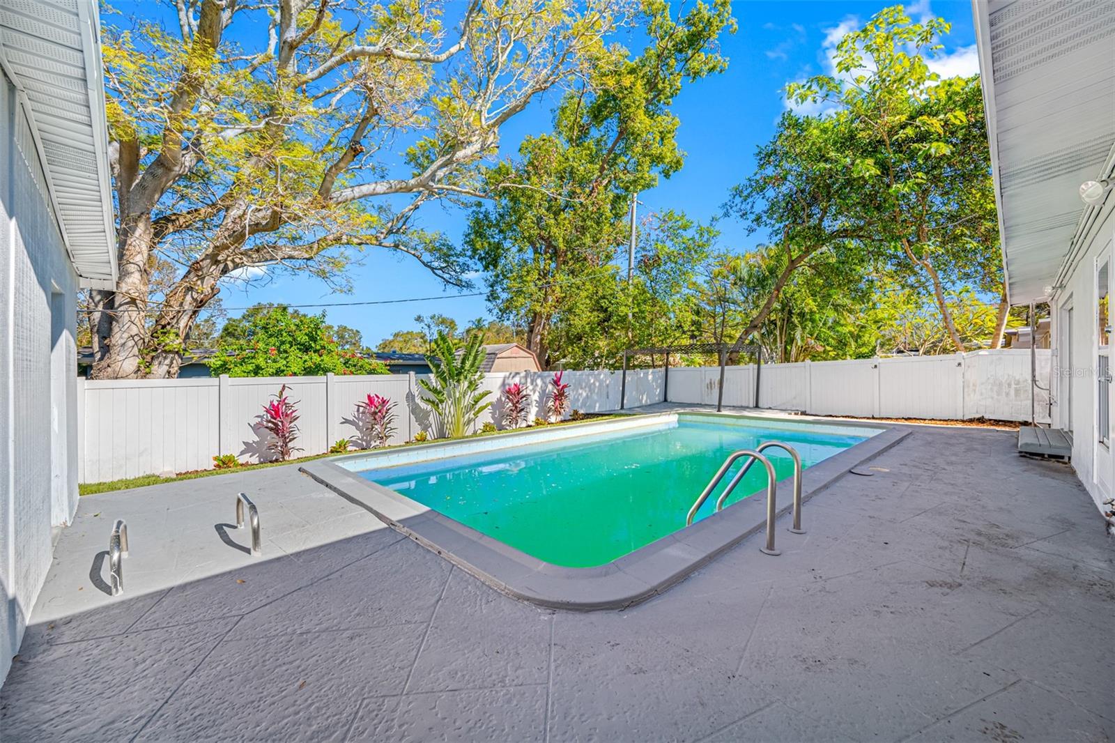 1400 LAKEVIEW RD, CLEARWATER, FL, 33756