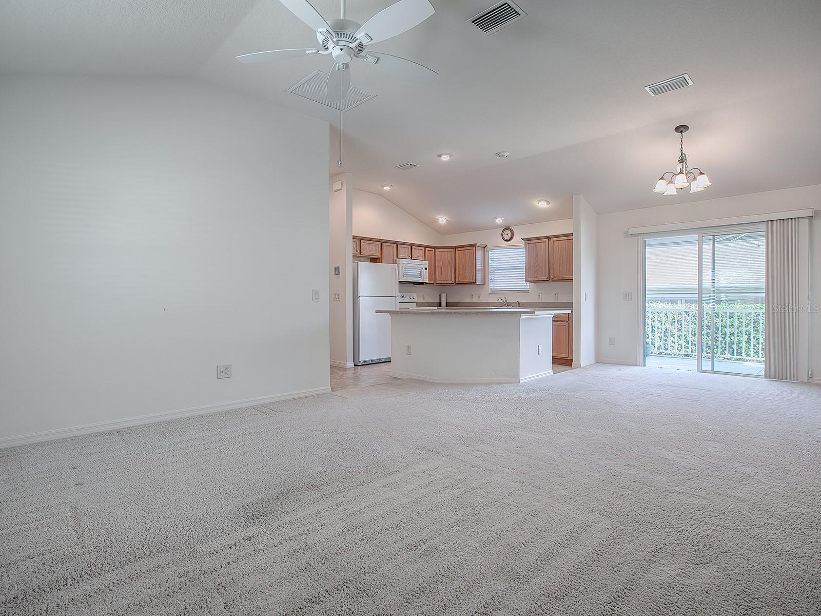 647 BRADFORD LOOP, THE VILLAGES, FL, 32163