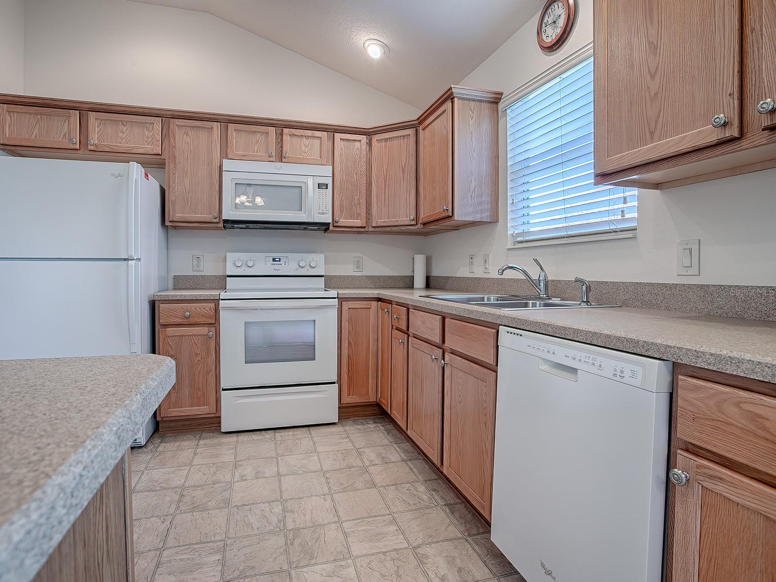 647 BRADFORD LOOP, THE VILLAGES, FL, 32163
