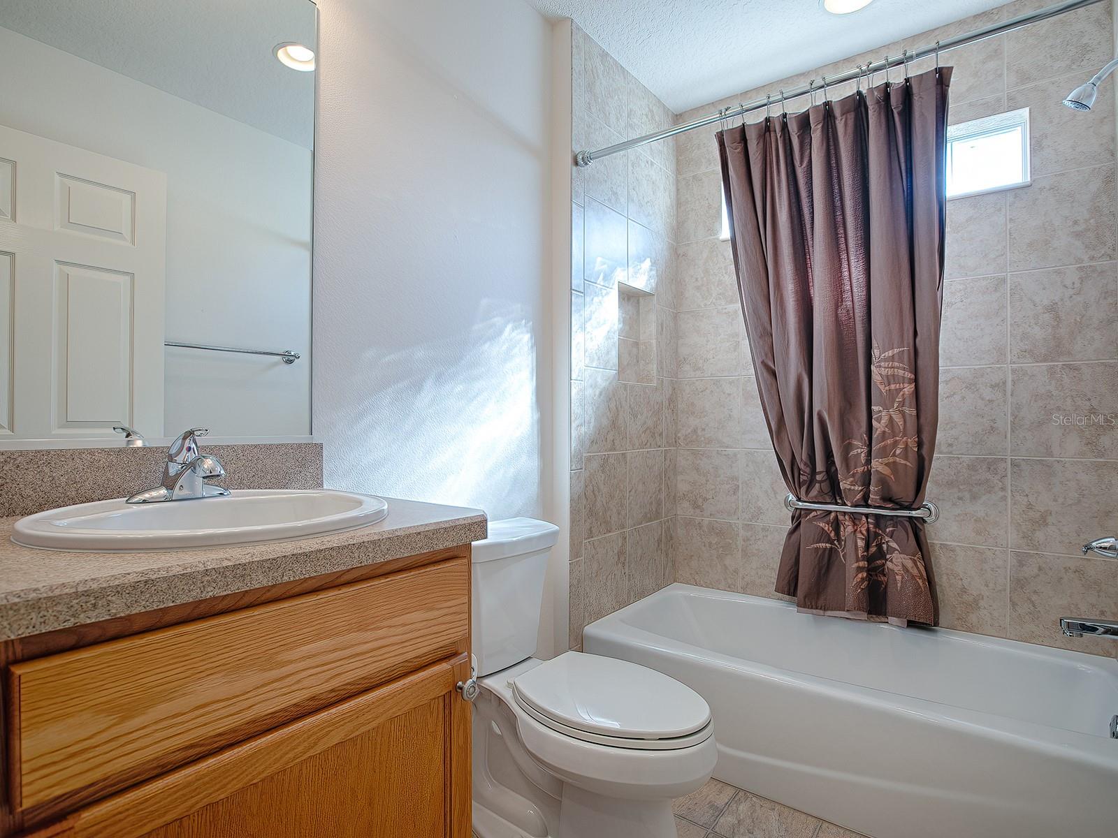 647 BRADFORD LOOP, THE VILLAGES, FL, 32163