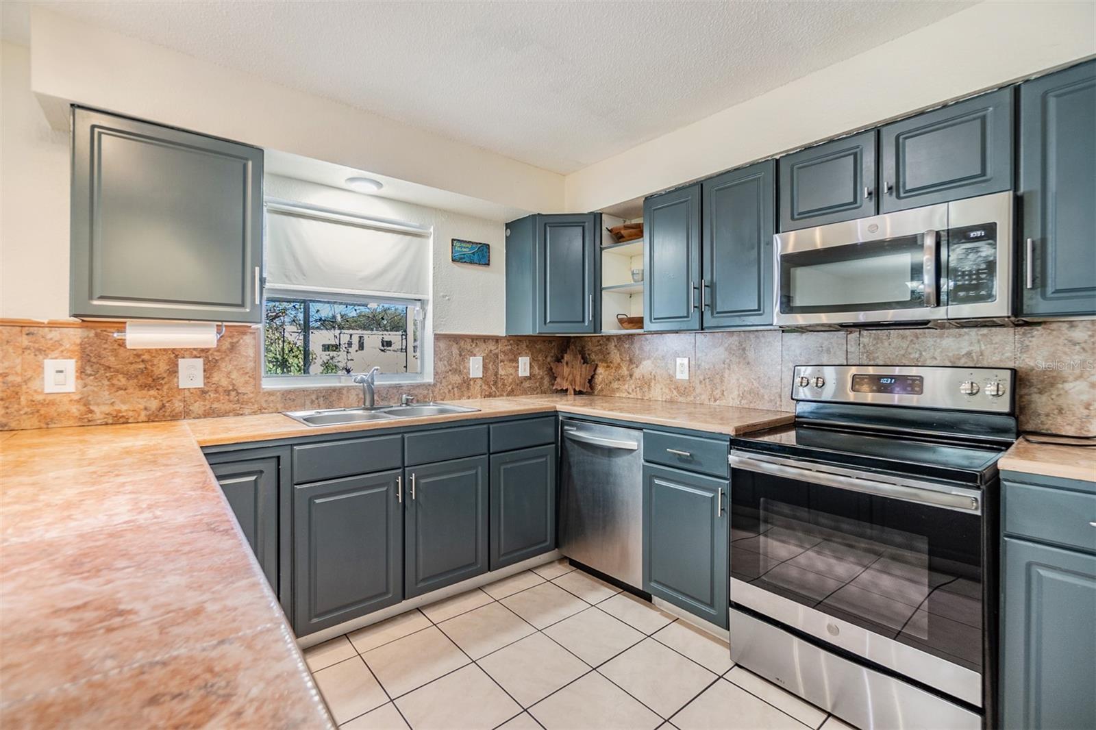 1540 DOLPHIN DR, LAKELAND, FL, 33801