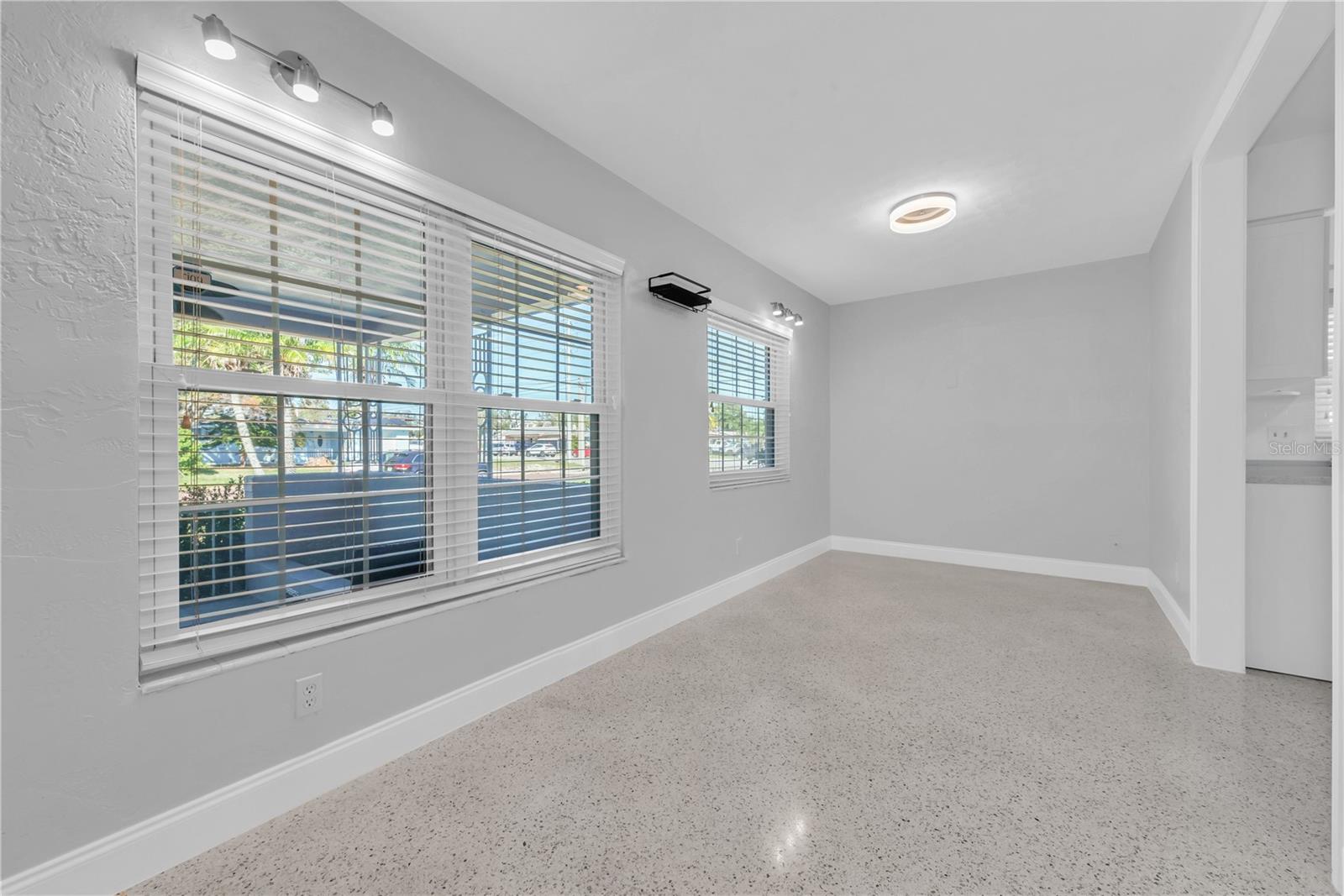 5808 DARTMOUTH AVE N, ST PETERSBURG, FL, 33710
