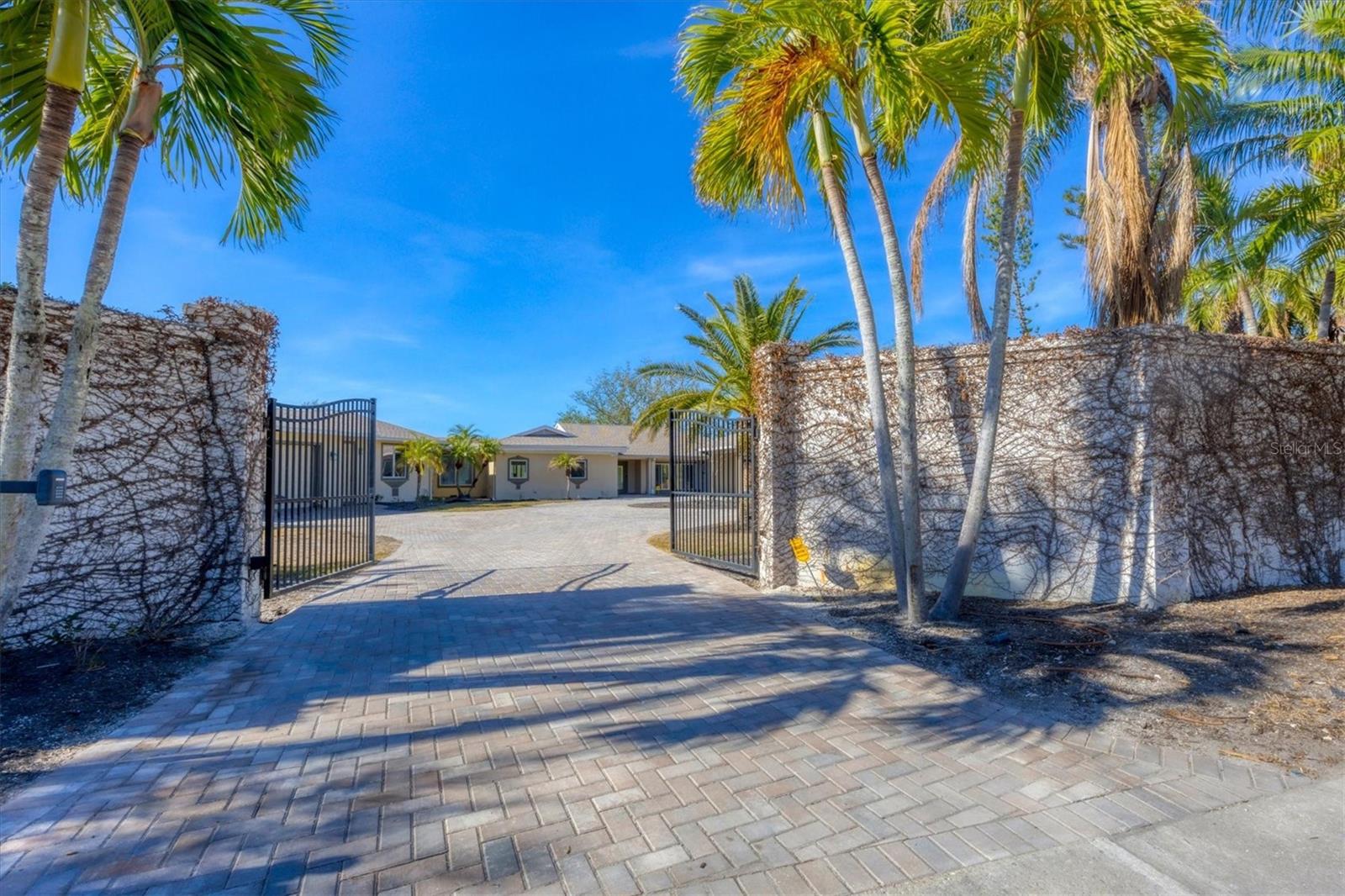 7618 MIDNIGHT PASS RD, SARASOTA, FL, 34242