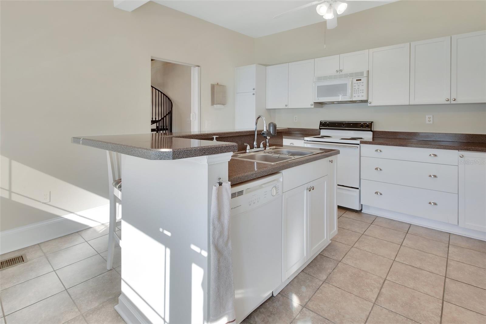615 N PALMETTO CT, DELAND, FL, 32720
